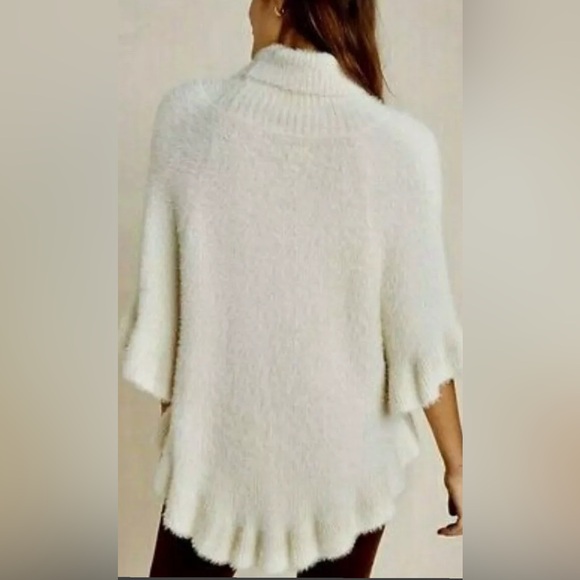 ANTHROPOLOGIE AKEMI + KIN Falling Snow Ivory Eyelash Sweater Poncho One Size - Picture 3 of 11